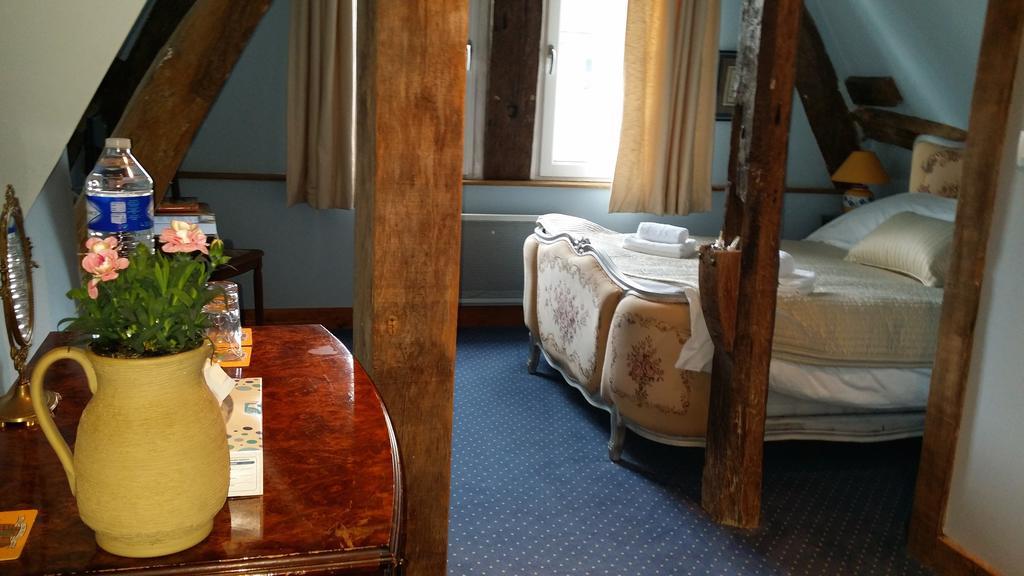 Les Trois Cheminees Chambres D'Hotes Livarot-Pays-d'Auge Exterior foto